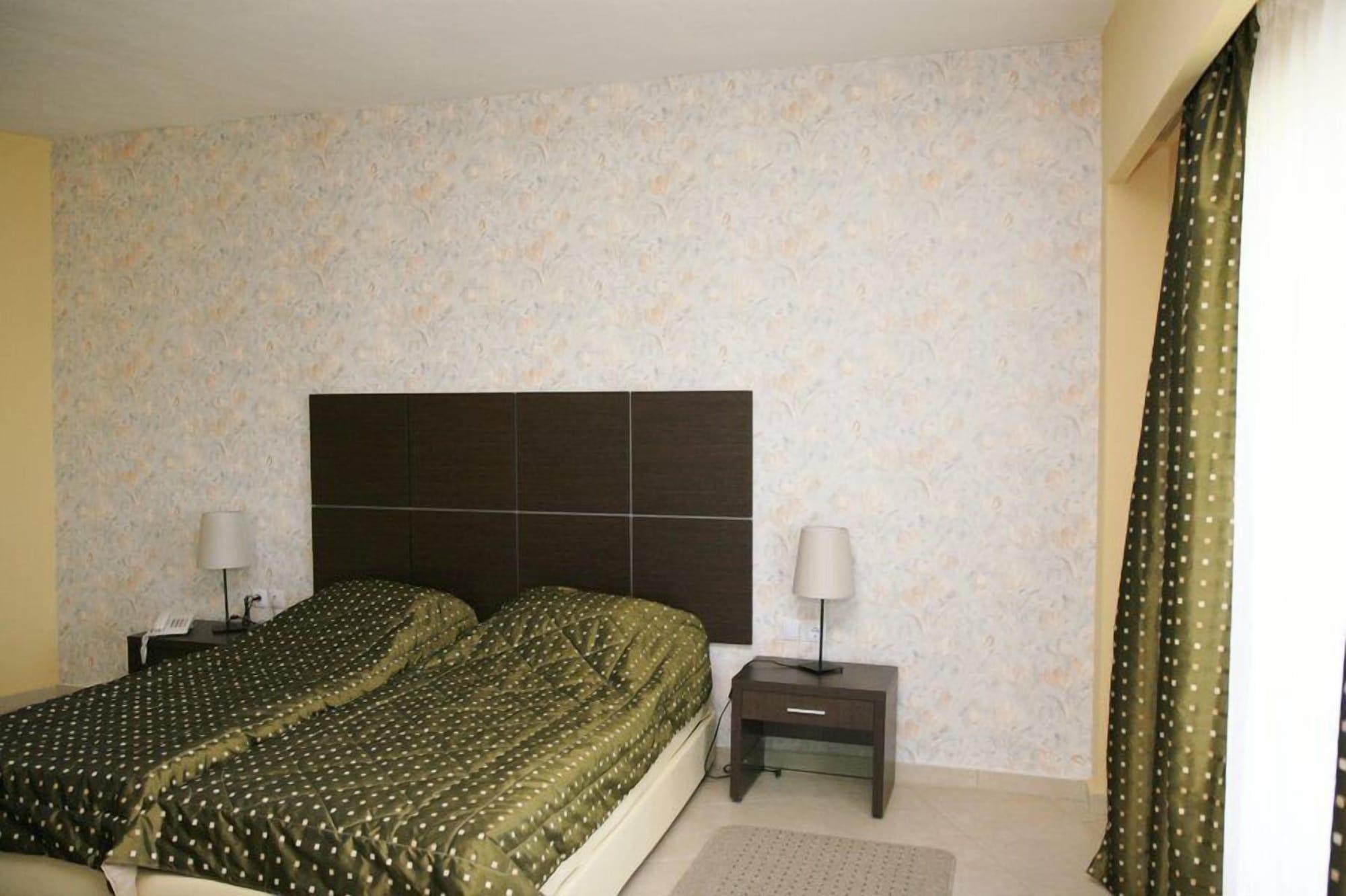 Assembly Hotel Anchialos Екстер'єр фото