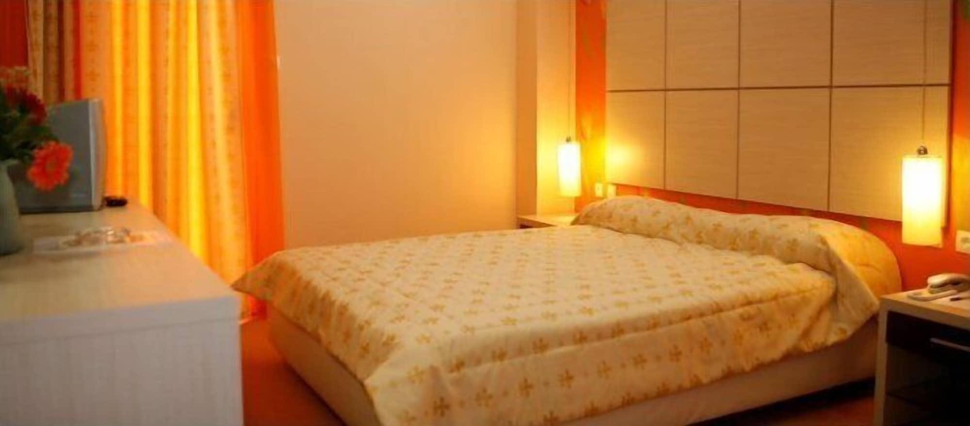 Assembly Hotel Anchialos Екстер'єр фото