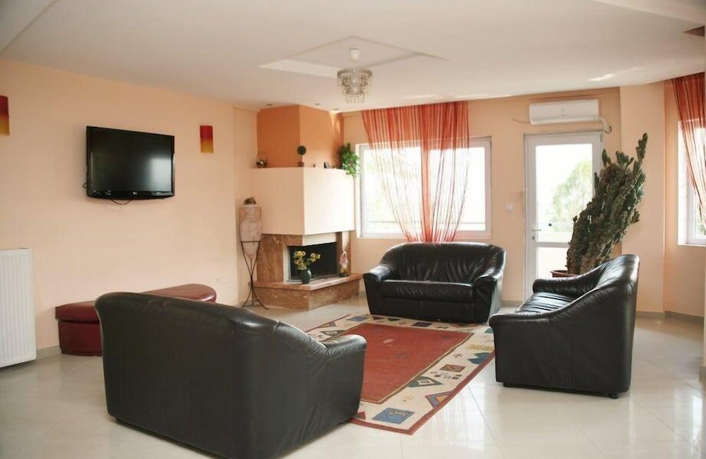 Assembly Hotel Anchialos Екстер'єр фото